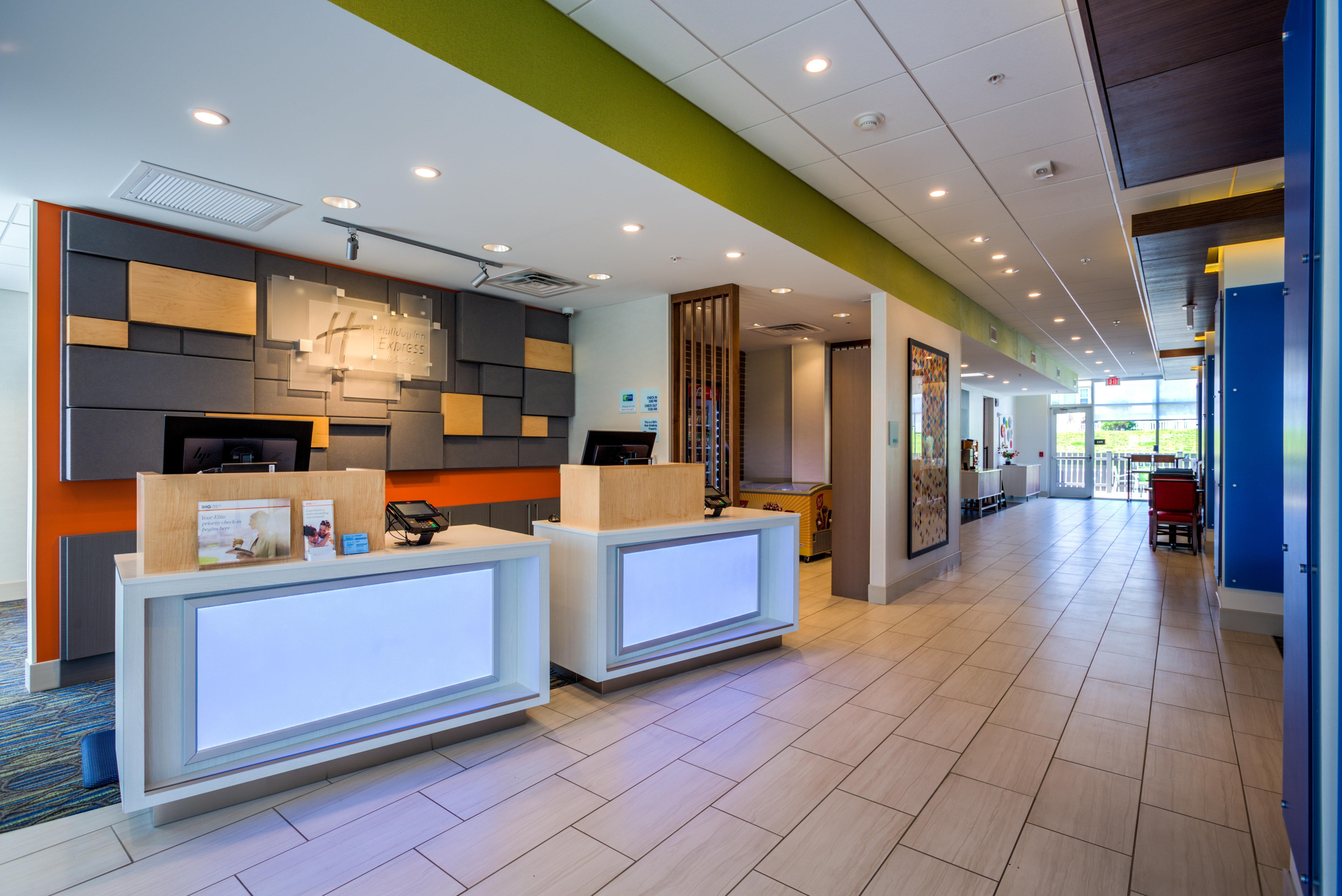 Holiday Inn Express & Suites Reedsville - State Coll Area, An Ihg Hotel Exterior foto